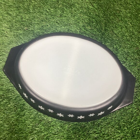 Vintage Pyrex Black Snowflake Oval Divided Serving Dish w/ Lid 1½ Qt. - Picture 11 of 16